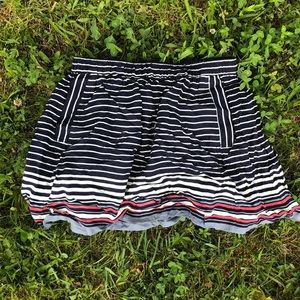 Cute Striped Skirt w/ pockets!